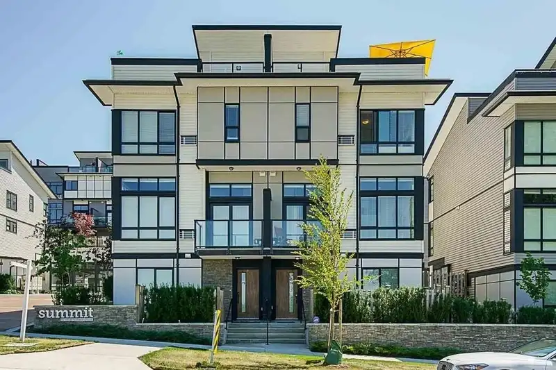 74 14058 61 AVENUE - photo 1 of 40