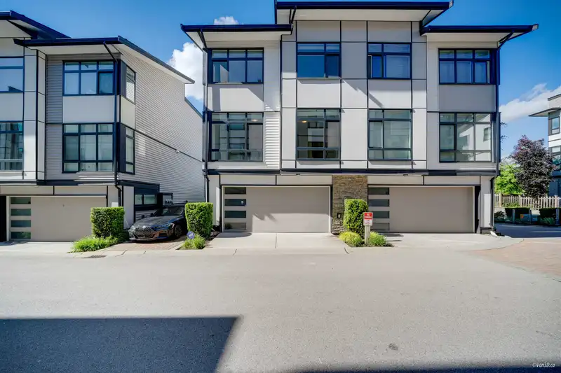 74 14058 61 AVENUE - photo 2 of 40