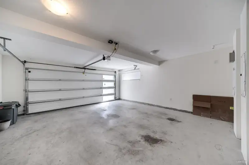 74 14058 61 AVENUE - photo 3 of 40