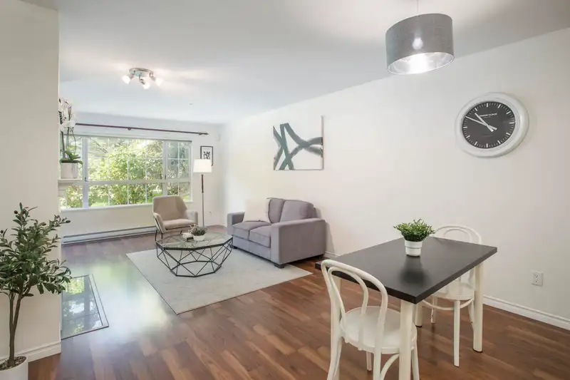 144 2980 PRINCESS CRESCENT - photo 4 of 28