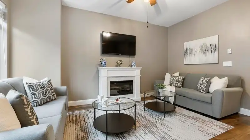 27 8726 159 STREET - photo 4 of 39