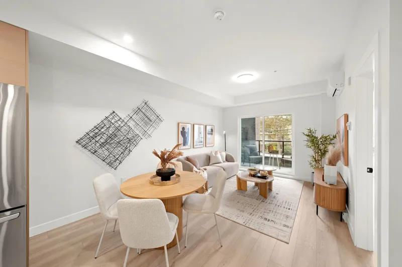 106 15353 17 AVENUE - photo 3 of 21