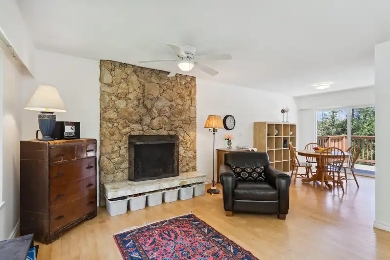 1130 TUXEDO DRIVE - photo 3 of 40