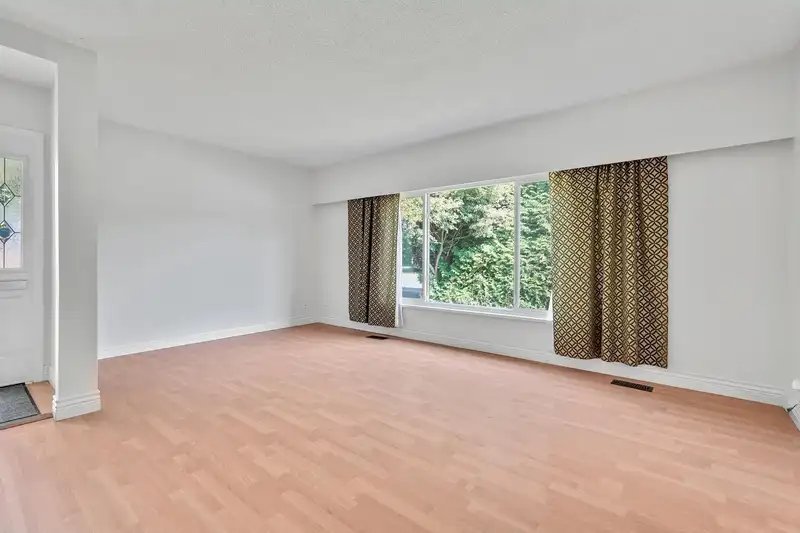 11329 207TH STREET - photo 3 of 40