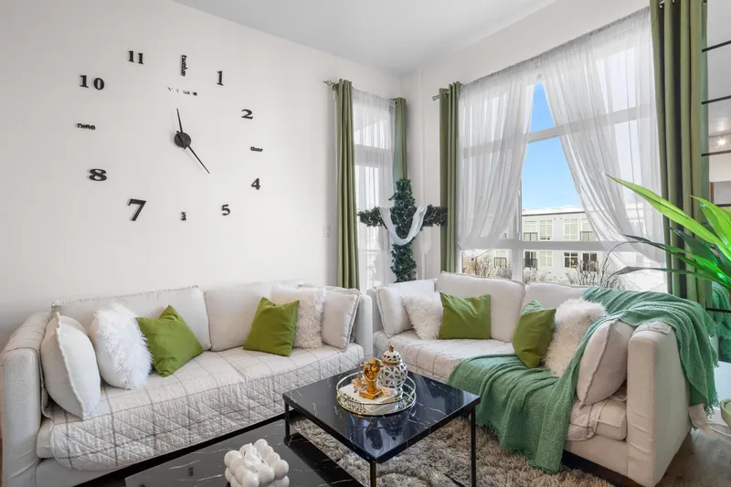 516 13733 107A AVENUE - photo 3 of 25