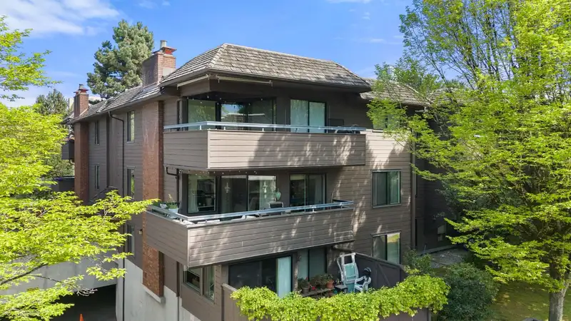 209 1720 W 12TH AVENUE - photo 1 of 36