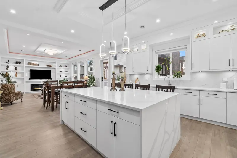 2731 201 STREET - photo 4 of 25