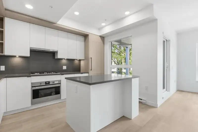 203 2268 E BROADWAY - photo 1 of 27