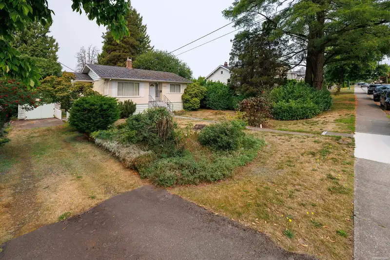 7289 DOW AVENUE - photo 2 of 22