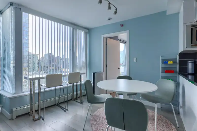 2601 188 KEEFER PLACE - photo 3 of 31