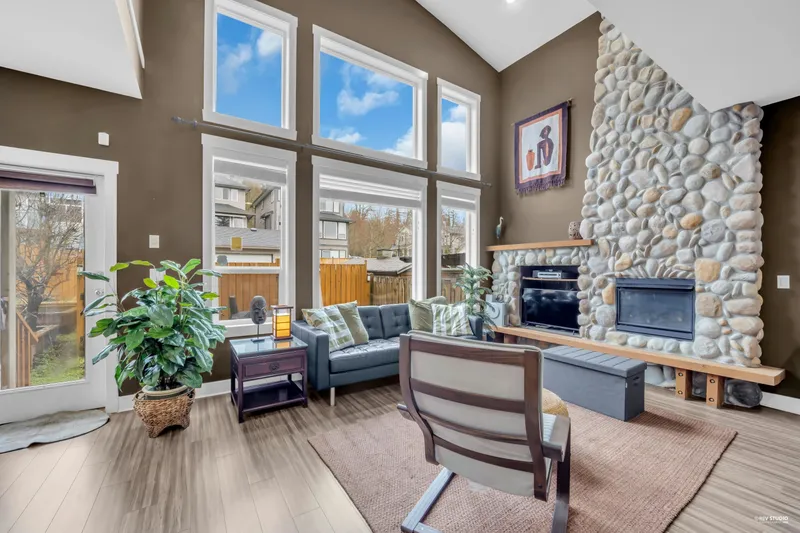 10328 243A STREET - photo 2 of 25