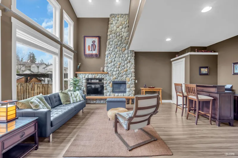 10328 243A STREET - photo 3 of 25