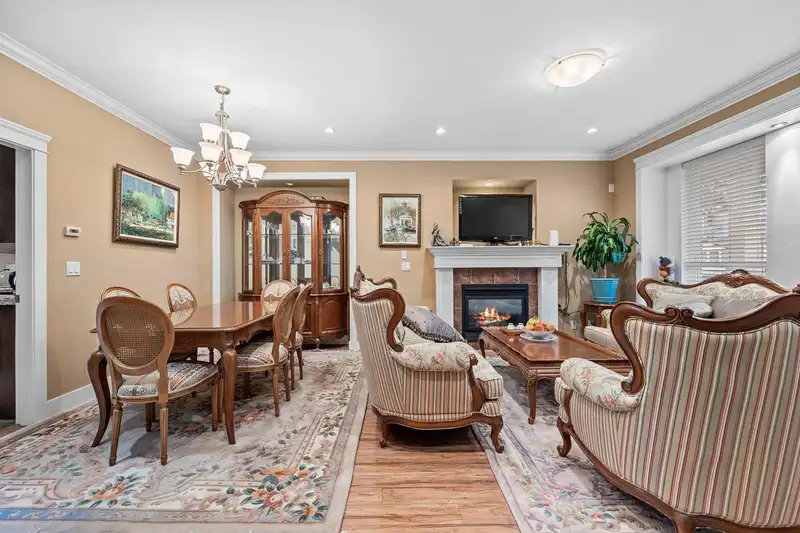 13145 108 AVENUE - photo 3 of 31
