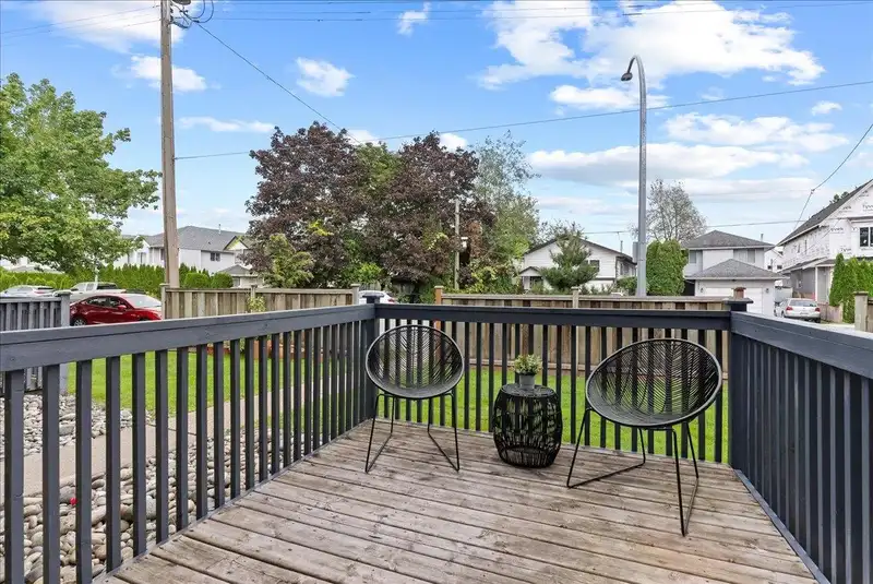 10 1336 PITT RIVER ROAD - photo 4 of 27