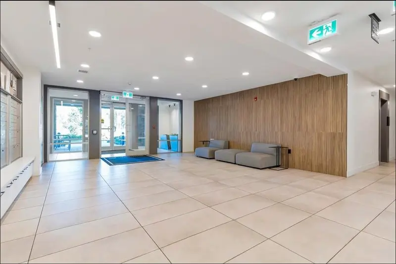 302 19935 75A AVENUE - photo 4 of 12