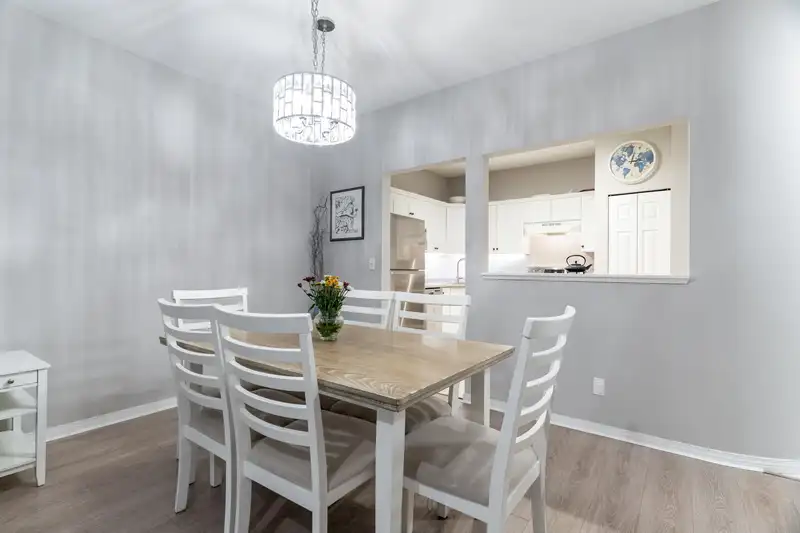 109 301 MAUDE ROAD - photo 4 of 30