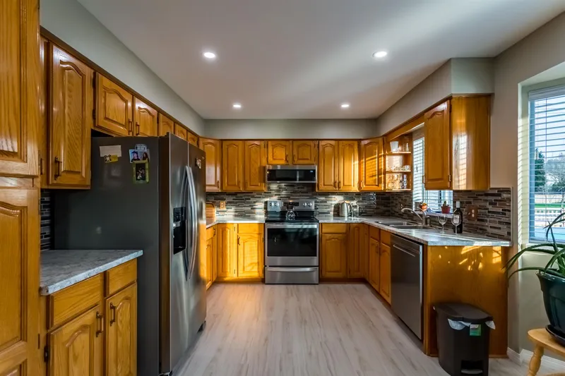 12717 114 AVENUE - photo 3 of 25