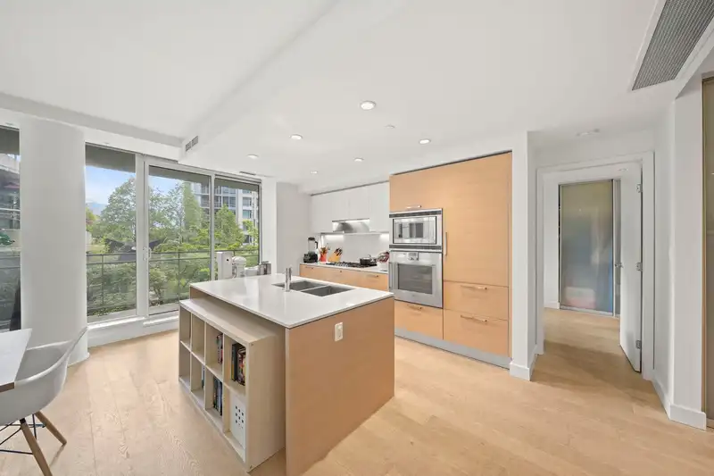 201 1409 W PENDER STREET - photo 2 of 33