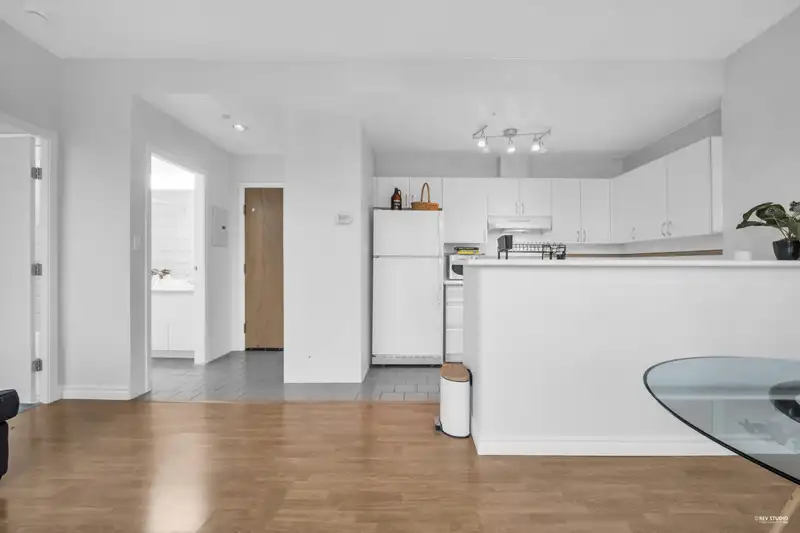 1512 989 NELSON STREET - photo 3 of 30
