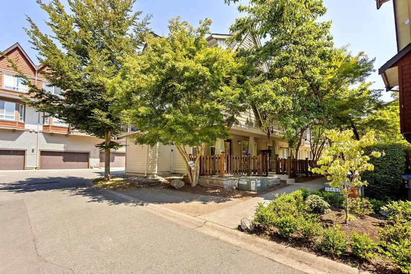 43 7155 189 STREET - photo 2 of 16