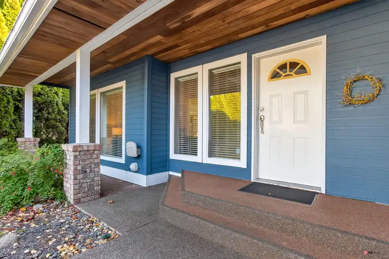 14082 17 AVENUE - photo 3 of 32