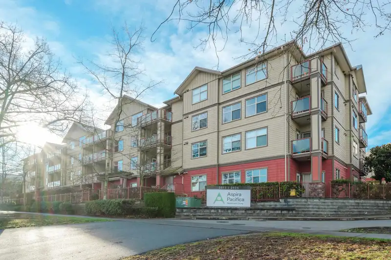 102 2511 KING GEORGE BOULEVARD - photo 2 of 26