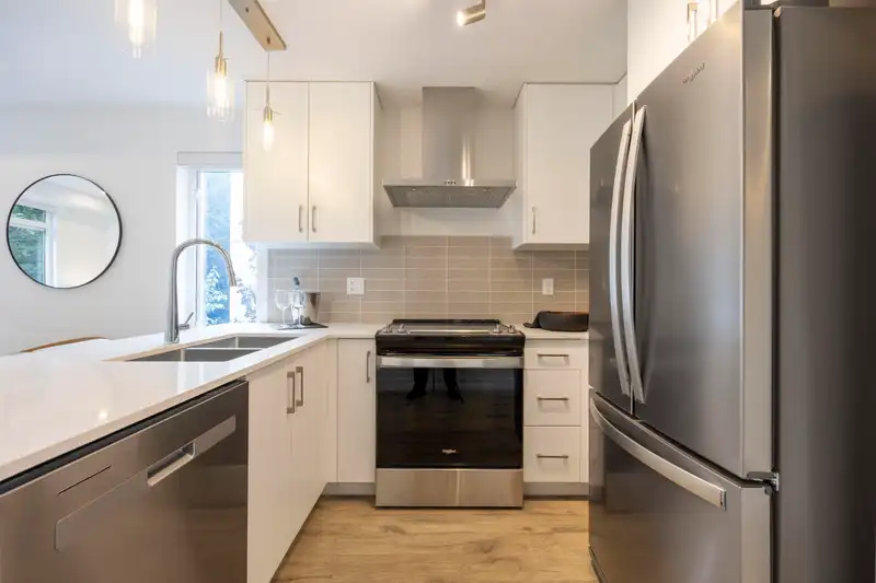 35 6328 KING GEORGE BOULEVARD - photo 3 of 22