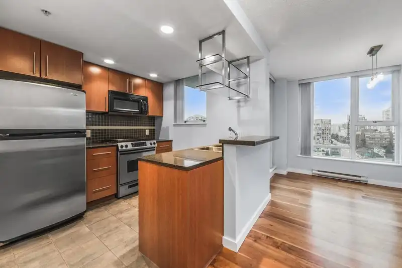 1806 550 PACIFIC STREET - photo 4 of 18