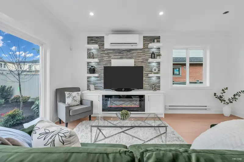 109 8233 WILLIAMS ROAD - photo 4 of 28