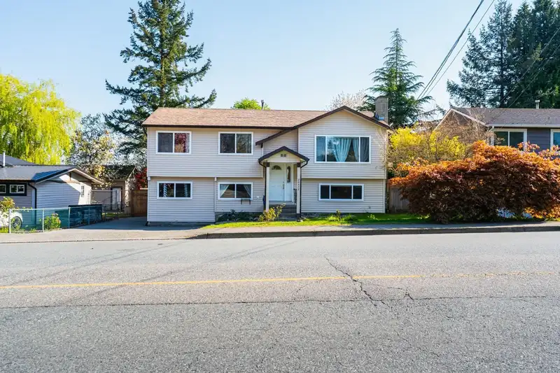 26472 29 AVENUE - photo 1 of 39