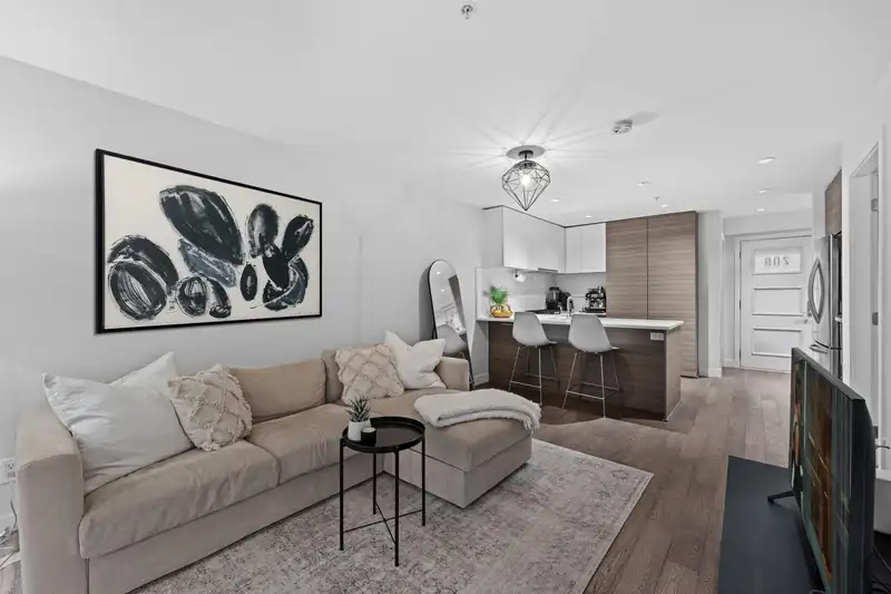 208 3456 COMMERCIAL STREET - photo 3 of 18