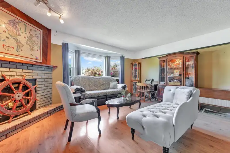12235 MCMYN AVENUE - photo 4 of 34