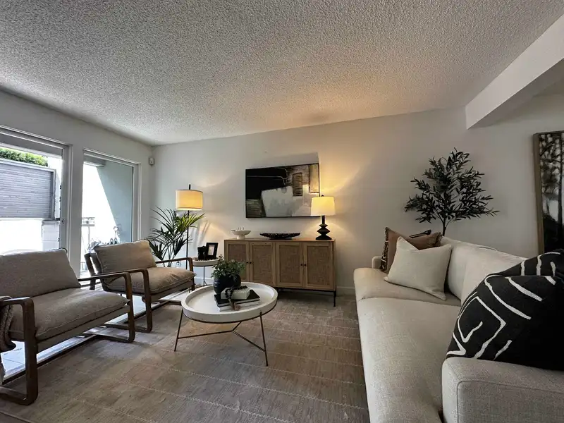 1369 W 8TH AVENUE - photo 3 of 33