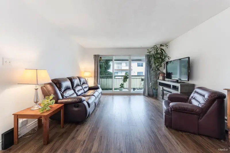 205 1331 FIR STREET - photo 4 of 17