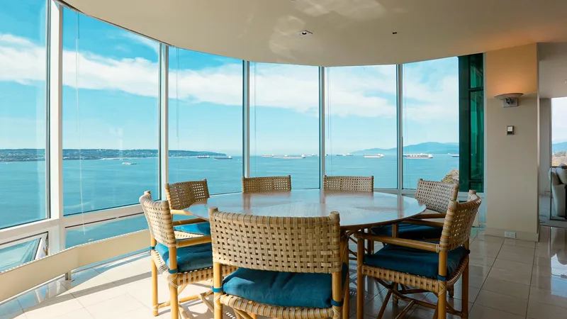 1600 1919 BEACH AVENUE - photo 1 of 25