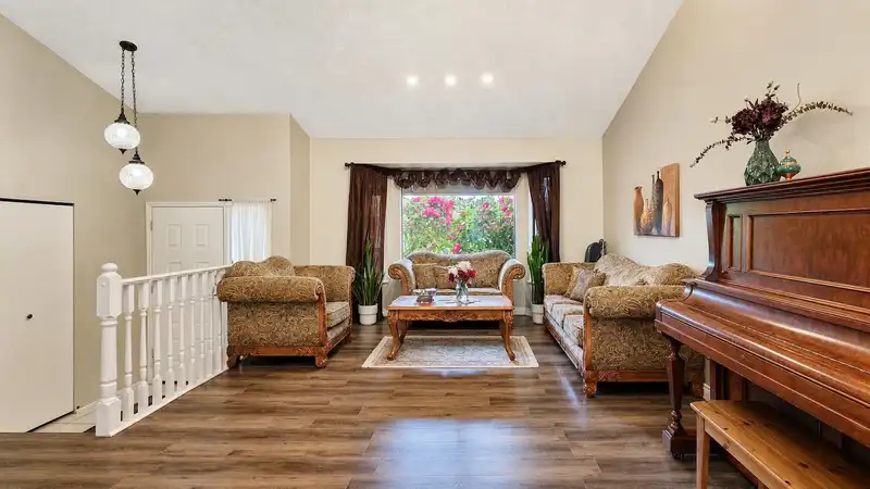 2961 WALTON AVENUE - photo 3 of 40
