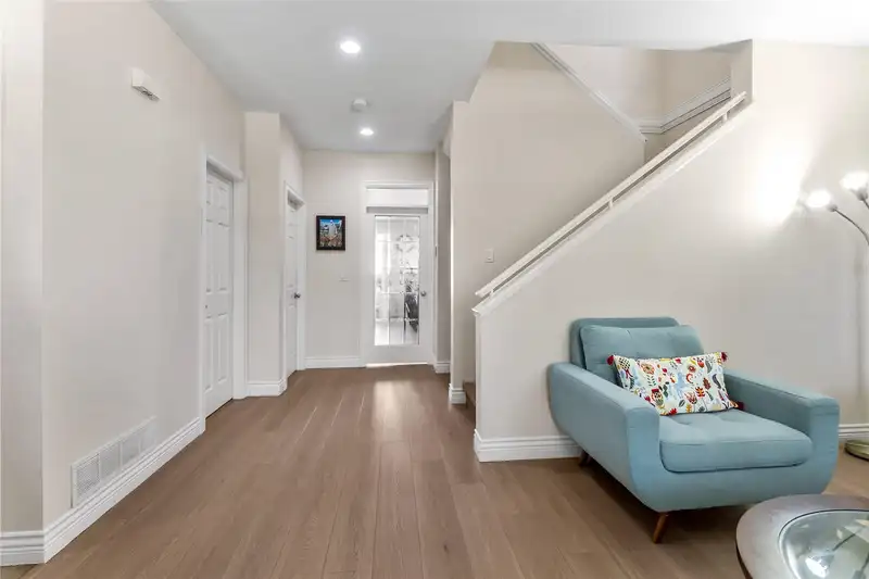 6533 193B STREET - photo 4 of 25
