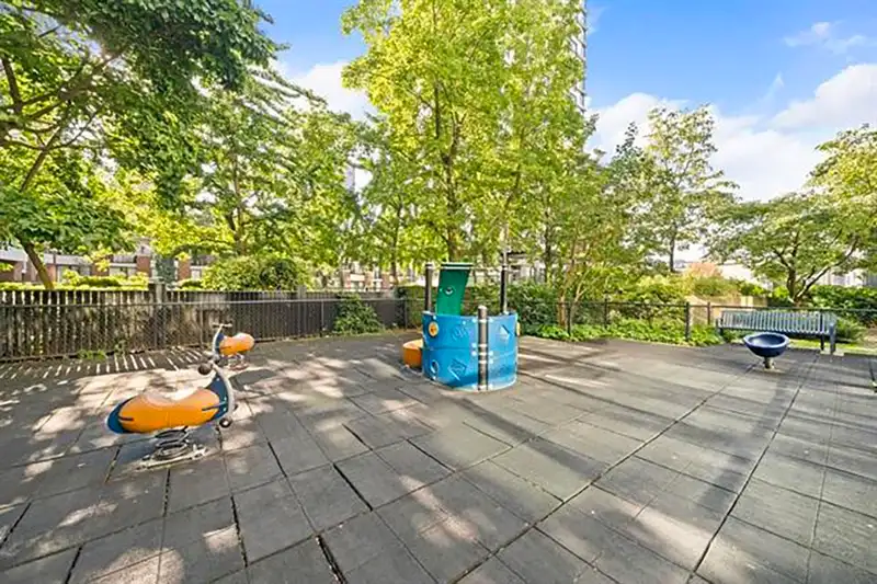 2403 928 HOMER STREET - photo 2 of 5