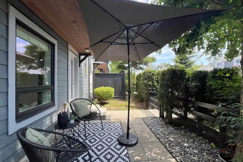 32 2427 164 STREET - photo 3 of 33