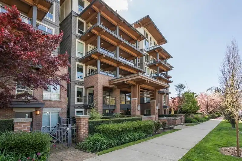 103 500 ROYAL AVENUE - photo 1 of 26