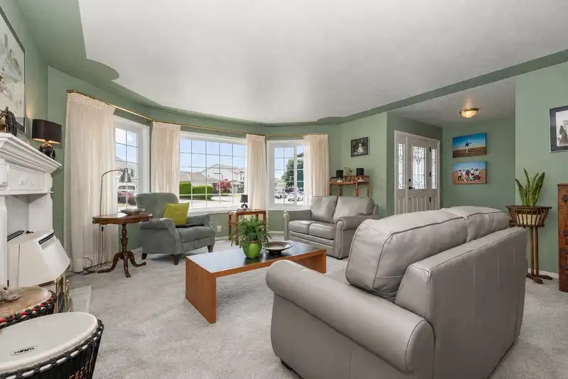 45017 STRATFORD PLACE - photo 3 of 37