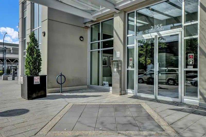 608 2955 ATLANTIC AVENUE - photo 2 of 35
