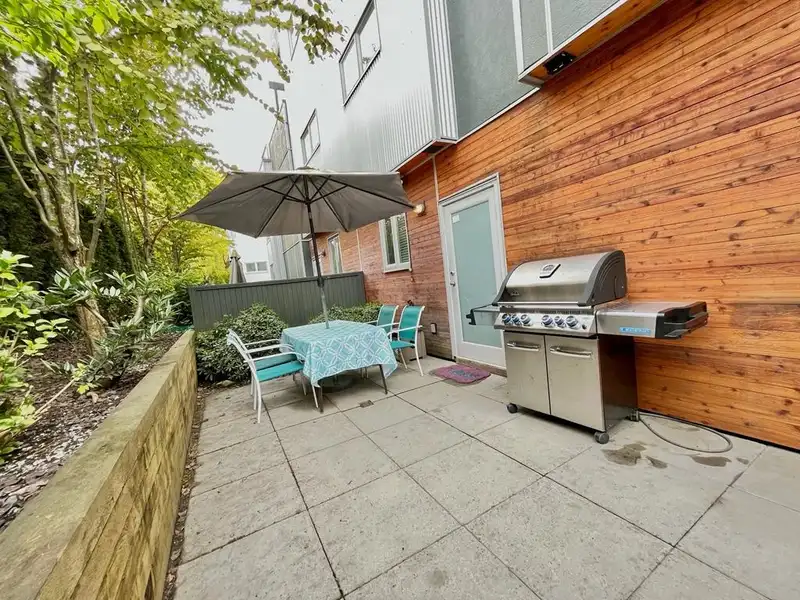 8418 GLADSTONE STREET - photo 3 of 17