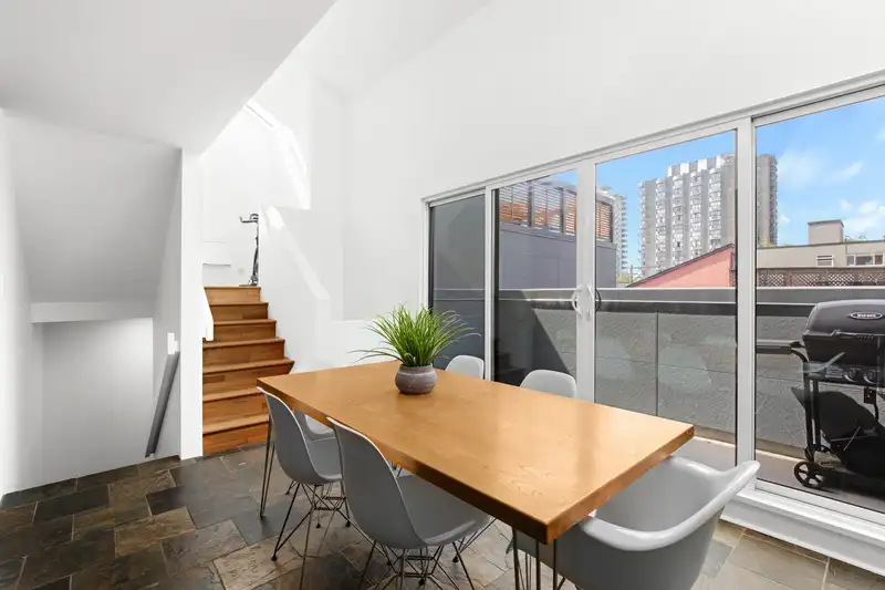 9 1934 BARCLAY STREET - photo 2 of 26