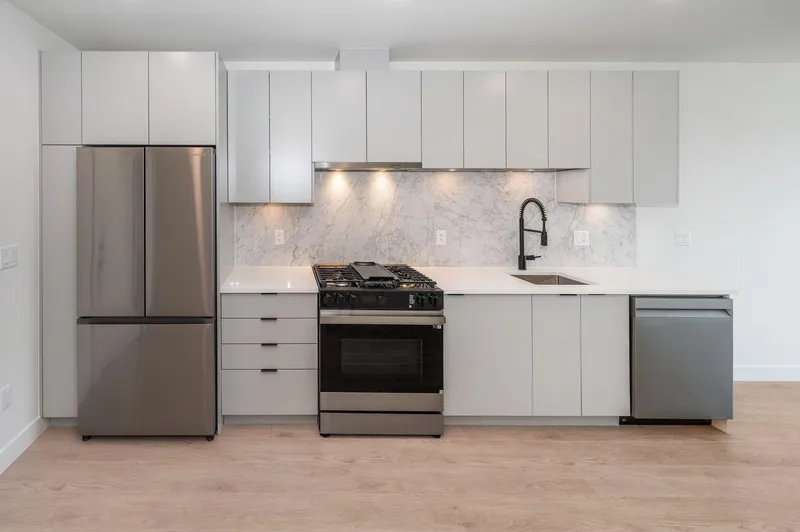 509 13238 105TH AVENUE - photo 4 of 25