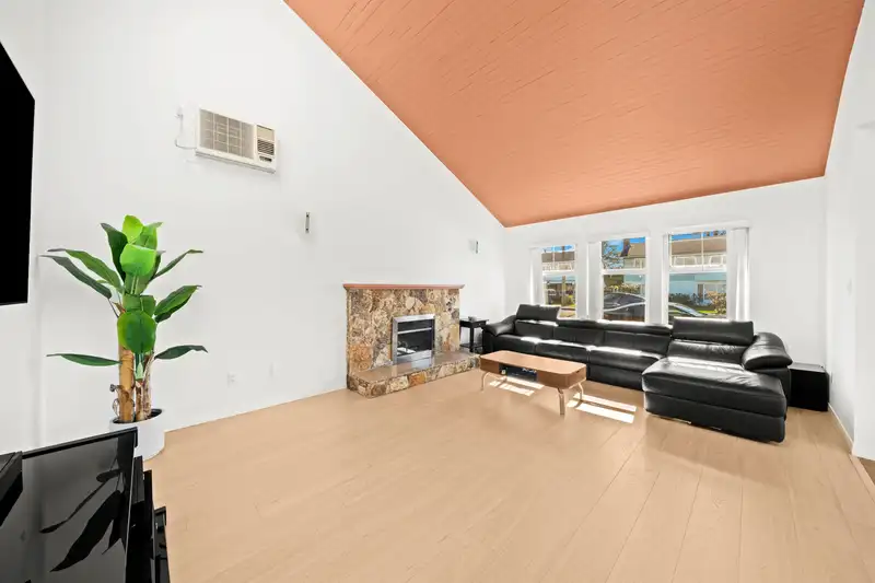 9557 FRANCIS ROAD - photo 3 of 30