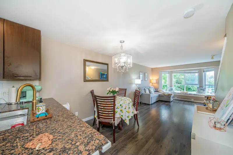 45 7370 STRIDE AVENUE - photo 4 of 26