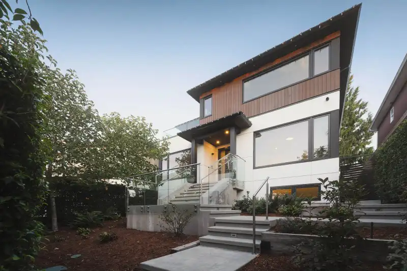 50 DIEPPE PLACE - photo 1 of 38