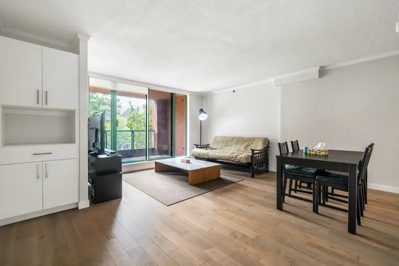 312 503 W 16TH AVENUE - photo 4 of 24