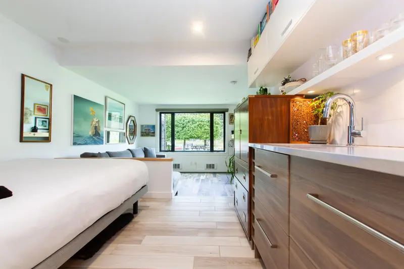 405 6850 CRABAPPLE DRIVE - photo 1 of 18